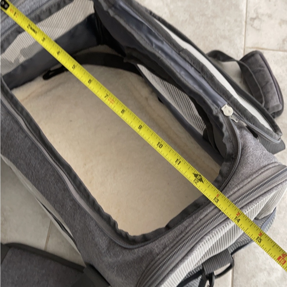 Premium Gray Pet Carrier for Cats - Picture 6 of 10